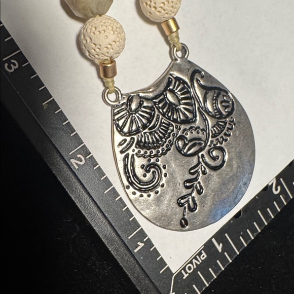 J. Jill Adjustable Beaded Pendant Necklace. (BJ111) - Picture 7 of 7